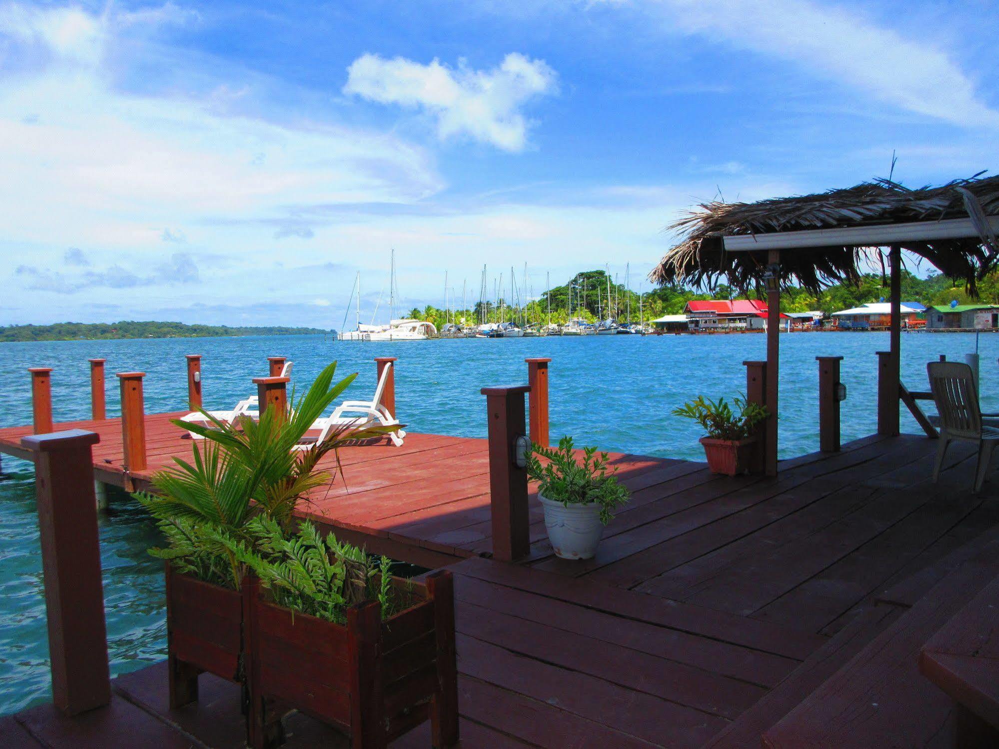 Los Balcones Over The Sea Hotel Bocas del Toro Bagian luar foto
