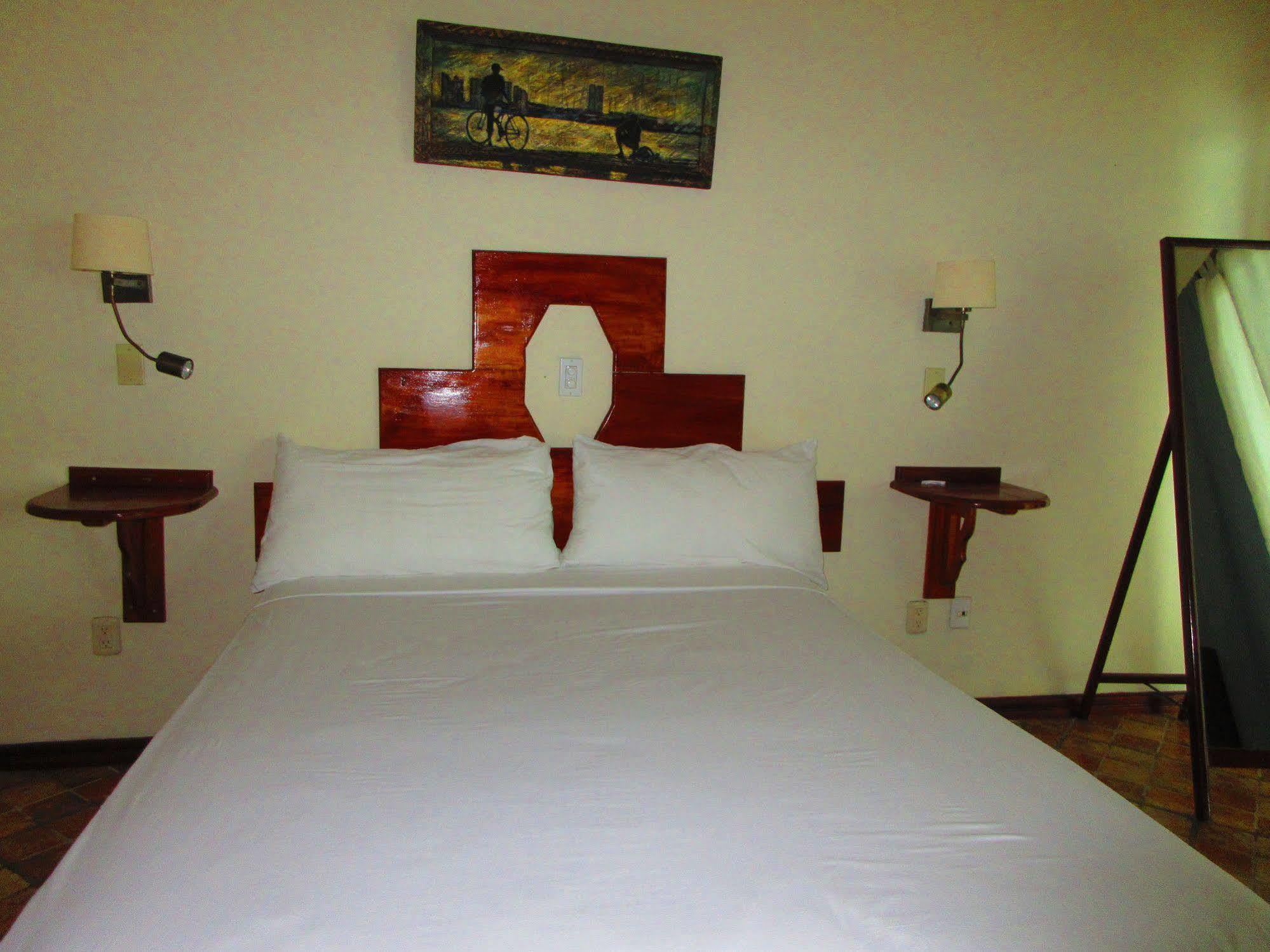 Los Balcones Over The Sea Hotel Bocas del Toro Bagian luar foto
