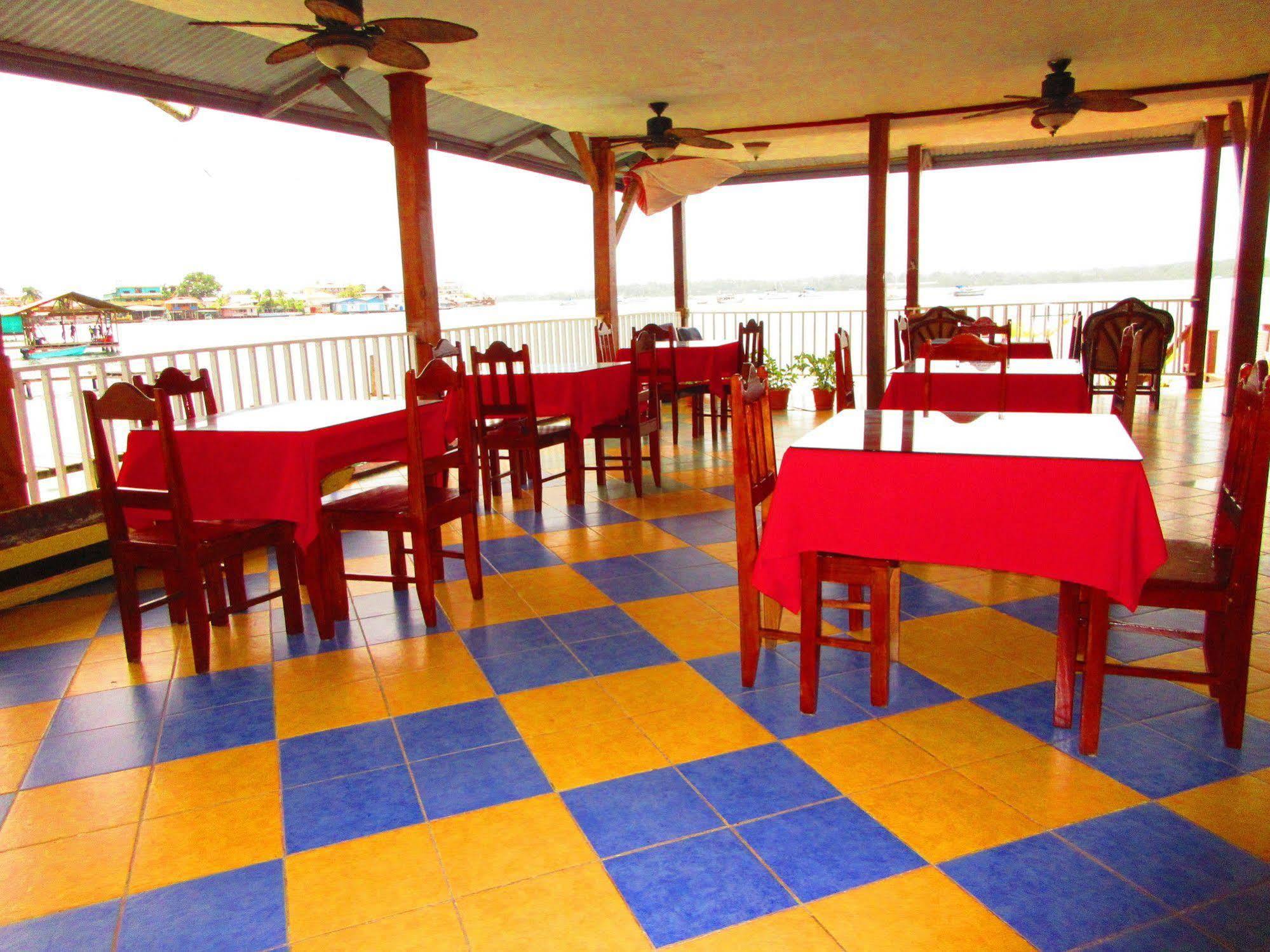 Los Balcones Over The Sea Hotel Bocas del Toro Bagian luar foto