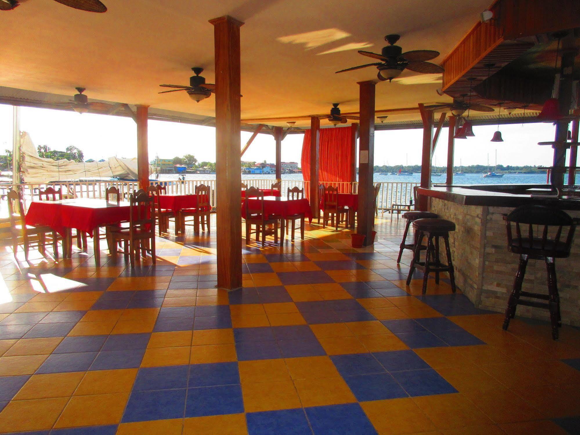 Los Balcones Over The Sea Hotel Bocas del Toro Bagian luar foto