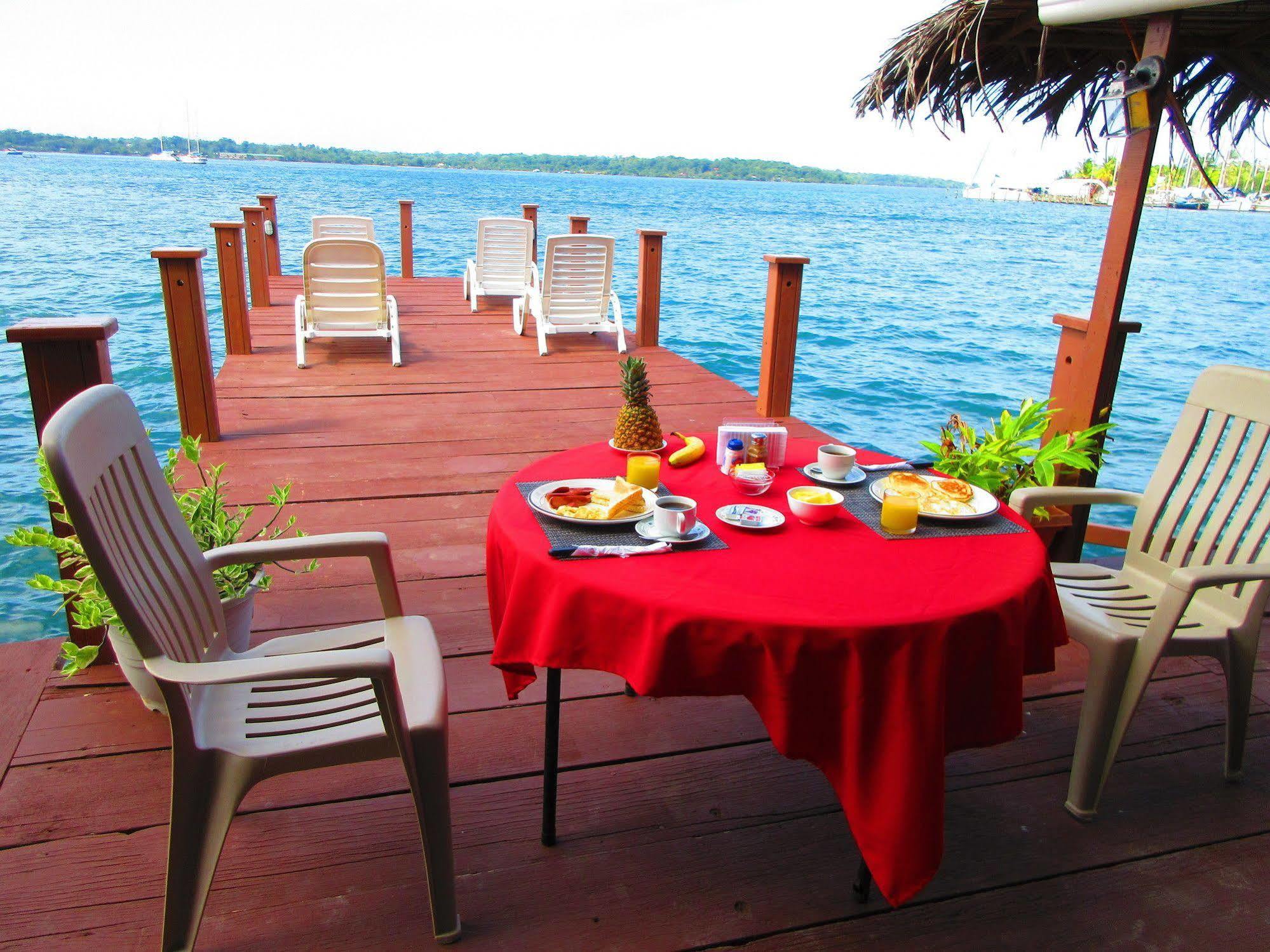 Los Balcones Over The Sea Hotel Bocas del Toro Bagian luar foto