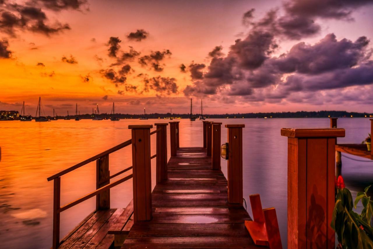Los Balcones Over The Sea Hotel Bocas del Toro Bagian luar foto