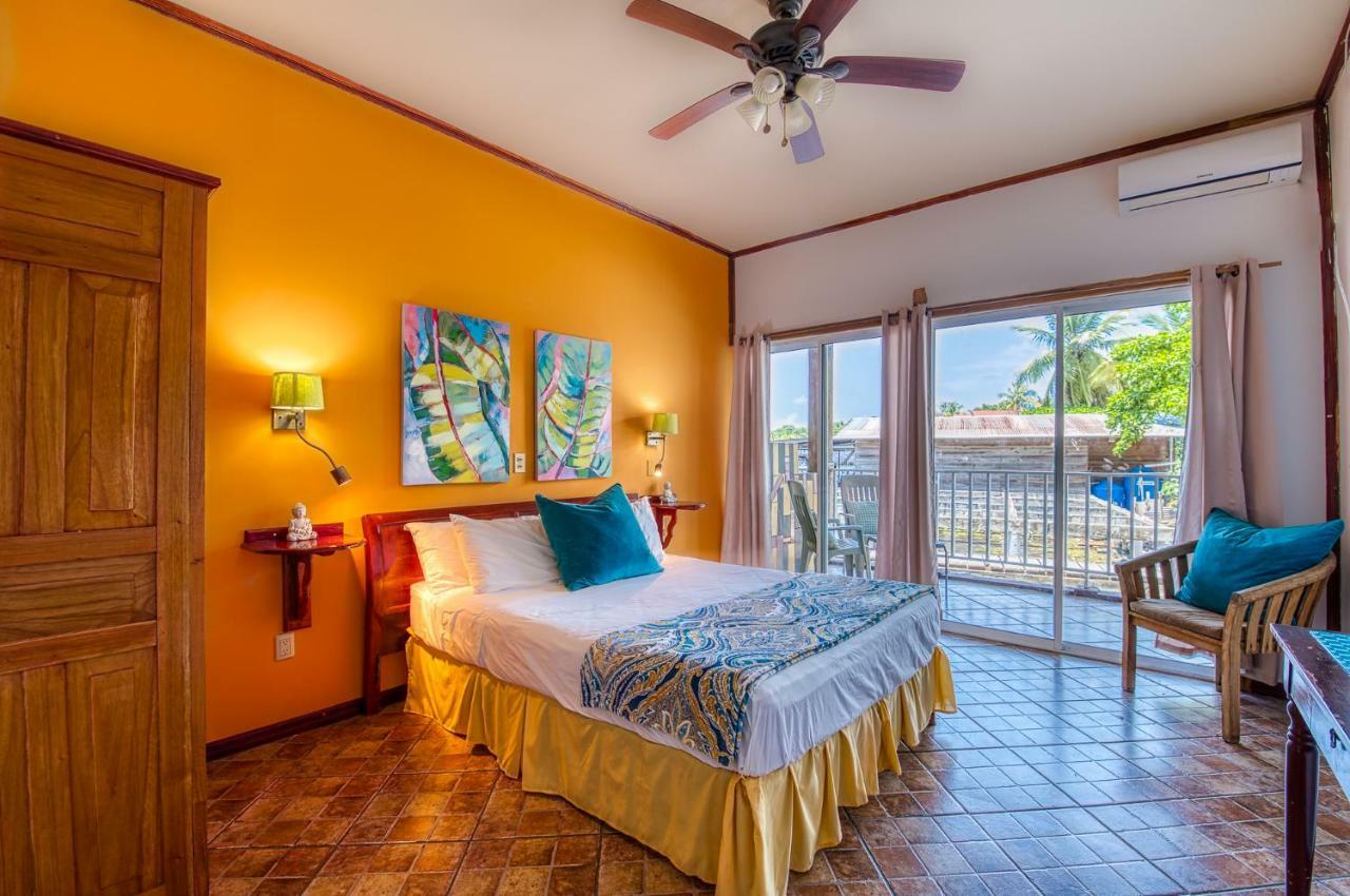 Los Balcones Over The Sea Hotel Bocas del Toro Bagian luar foto