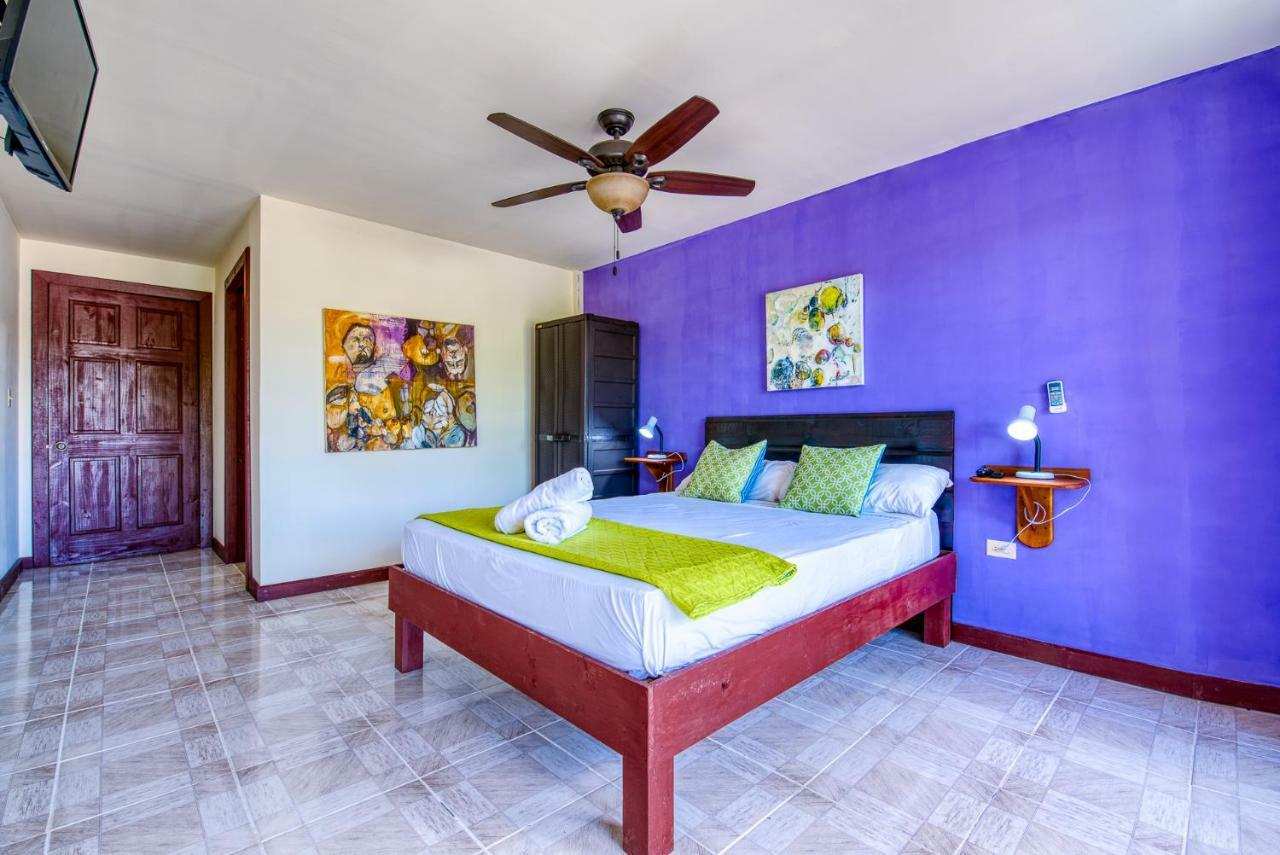 Los Balcones Over The Sea Hotel Bocas del Toro Bagian luar foto