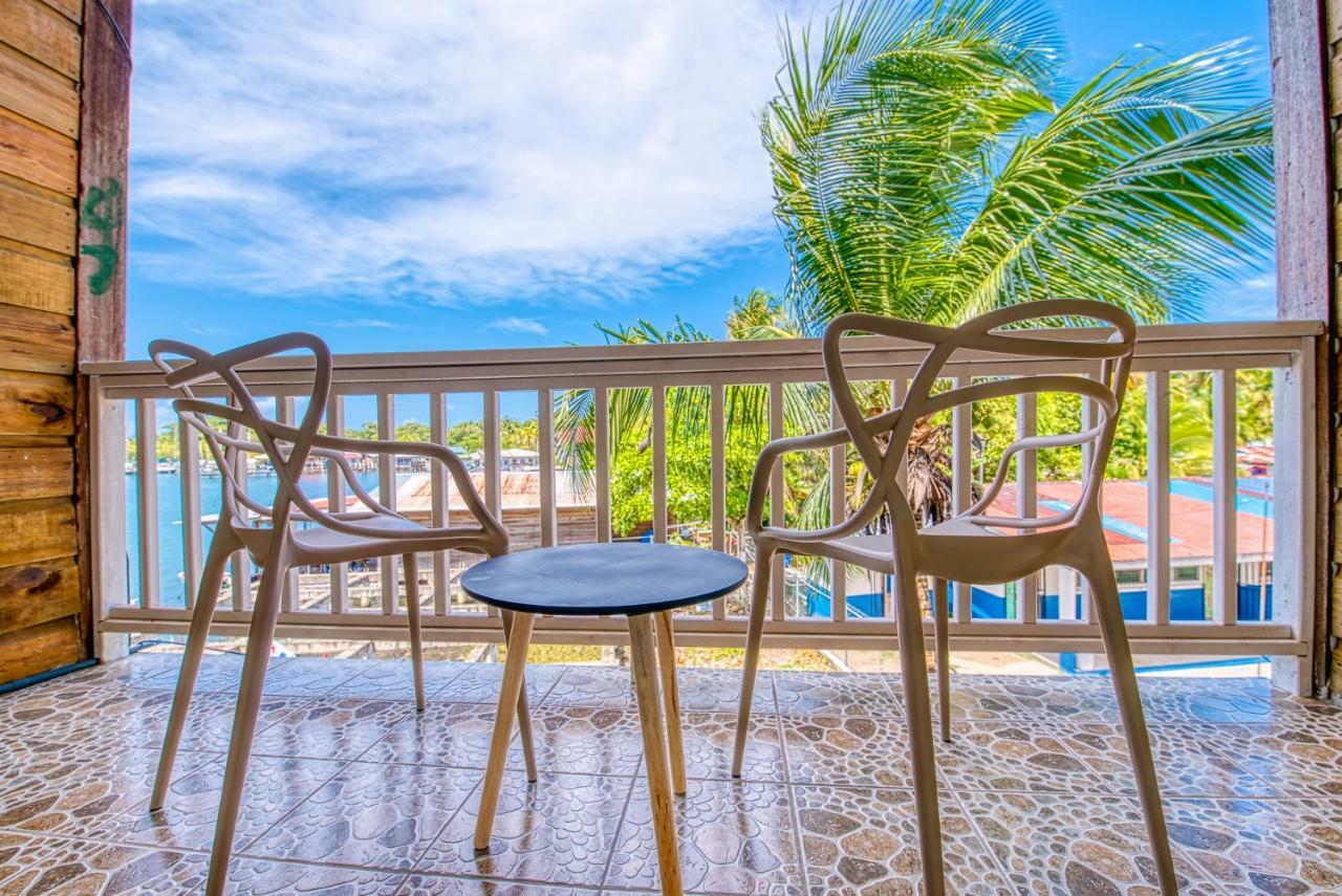 Los Balcones Over The Sea Hotel Bocas del Toro Bagian luar foto