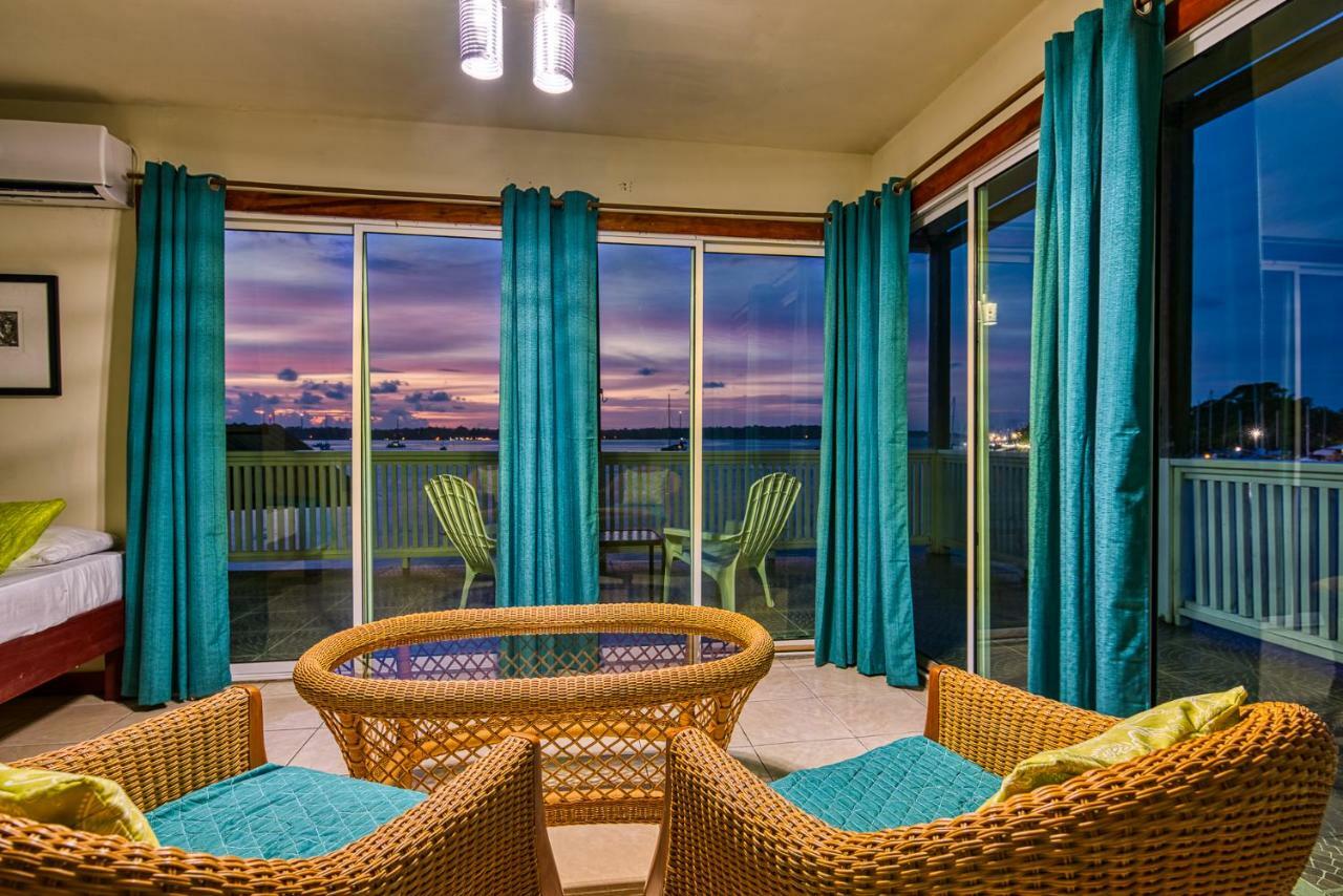 Los Balcones Over The Sea Hotel Bocas del Toro Bagian luar foto