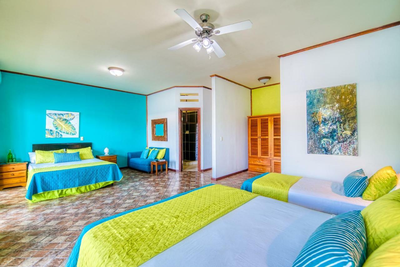 Los Balcones Over The Sea Hotel Bocas del Toro Bagian luar foto