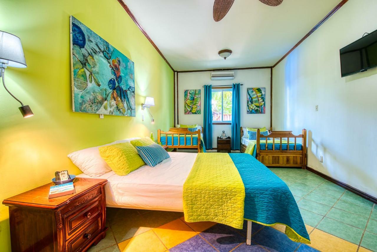 Los Balcones Over The Sea Hotel Bocas del Toro Bagian luar foto